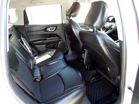 Used 2022 Jeep Compass Trailhawk image 10