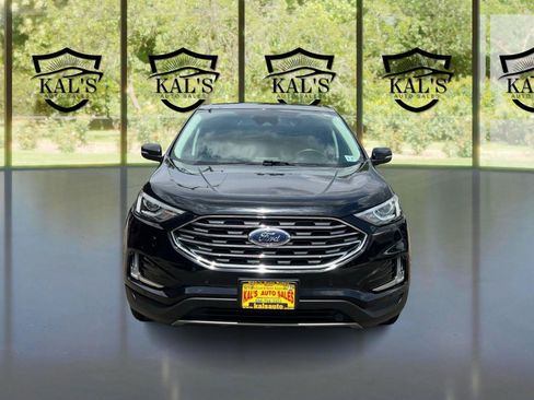 Used 2022 Ford Edge Titanium AWD/4WD image 2