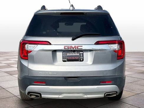 Used 2023 GMC Acadia SLT w/ Technology Package FWD image 4