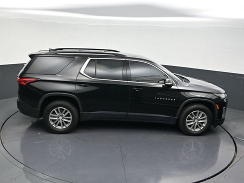 Used 2022 Chevrolet Traverse LT image 21