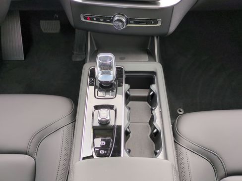 New 2026 Volvo XC90 B5 Plus image 17