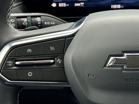 Used 2025 Chevrolet Traverse Z71 AWD/4WD image 29