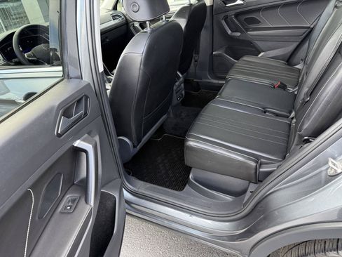 Used 2022 Volkswagen Tiguan SE AWD/4WD image 14