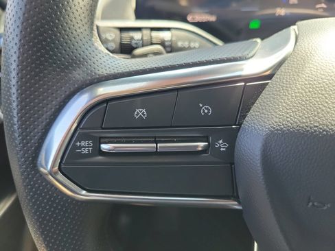 Used 2026 Chevrolet Equinox EV LT FWD image 5