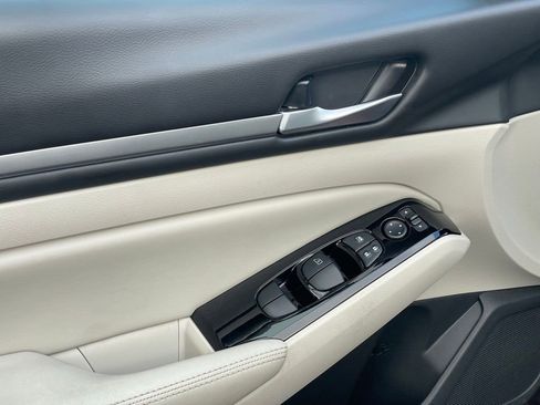 Certified 2023 Nissan Altima 2.5 SV image 16