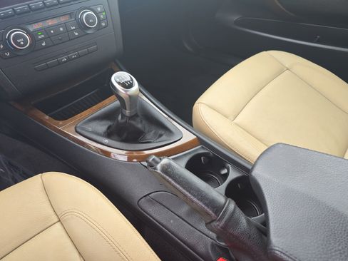 Used 2012 BMW 128i Convertible RWD image 21