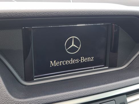 Used 2012 Mercedes-Benz E 350 4MATIC Sedan image 21