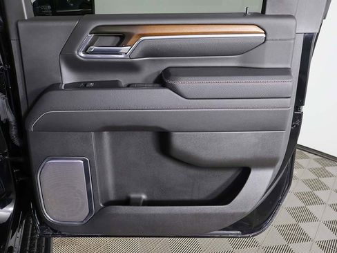 Used 2024 GMC Sierra 2500 Denali w/ Denali Reserve Package image 25