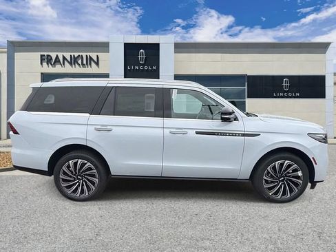 New 2026 Lincoln Navigator Black Label AWD/4WD image 8