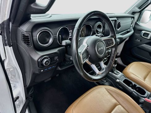 Used 2023 Jeep Wrangler Unlimited Sahara w/ Cold Weather Group AWD/4WD image 10