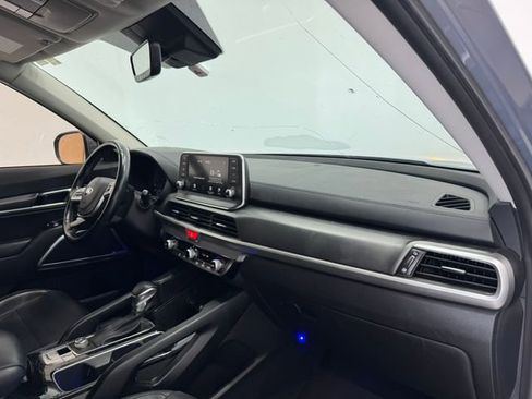Used 2021 Kia Telluride LX FWD image 36