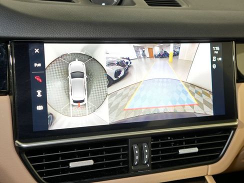 Certified 2023 Porsche Cayenne w/ Premium Package AWD/4WD image 29