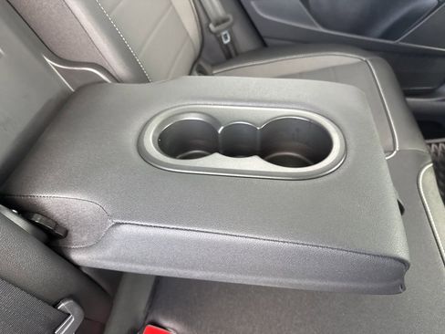 Used 2024 Volkswagen Taos SE w/ Panoramic Sunroof Package image 23