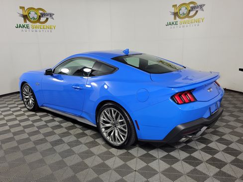 Used 2025 Ford Mustang GT Premium RWD image 5