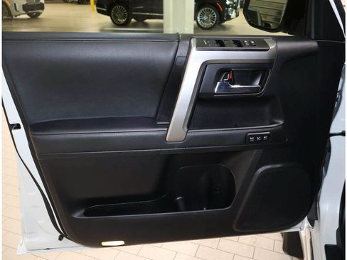 Used 2024 Toyota 4Runner Limited AWD/4WD image 8