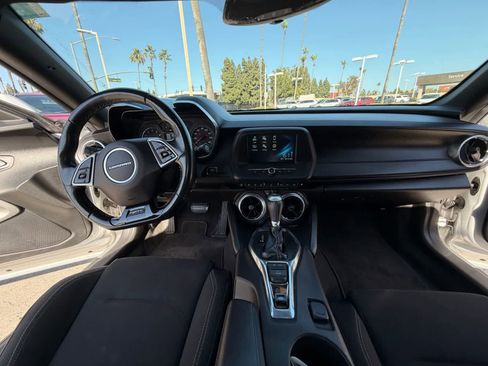 Used 2017 Chevrolet Camaro LT RWD image 18
