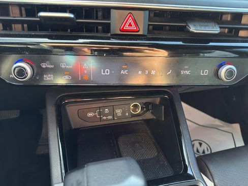 Used 2025 Kia K5 GT-Line w/ GT-Line Premium Package image 17