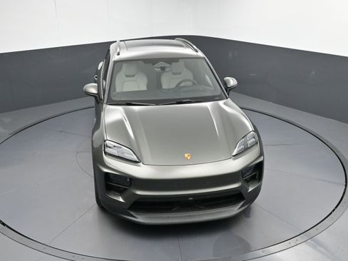 Certified 2024 Porsche Macan 4 Electric image 39