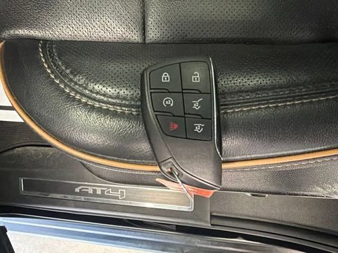 Used 2024 GMC Yukon AT4 w/ Technology Package AWD/4WD image 35