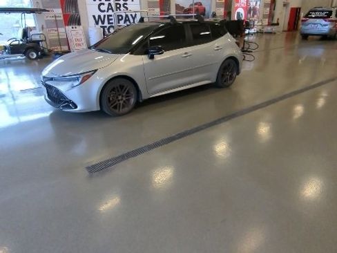 Used 2025 Toyota Corolla Hatchback image 1