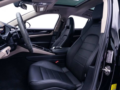 Used 2024 Porsche Panamera 4 w/ Premium Package AWD/4WD image 29