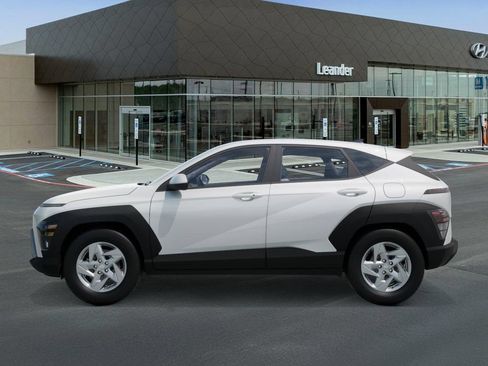 New 2027 Hyundai Kona SE FWD image 3