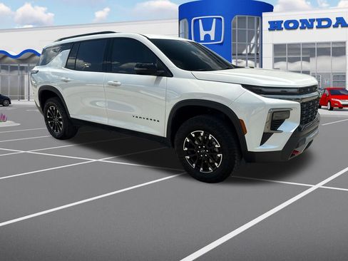 Used 2025 Chevrolet Traverse Z71 w/ LPO, Floor Liner Package AWD/4WD image 1