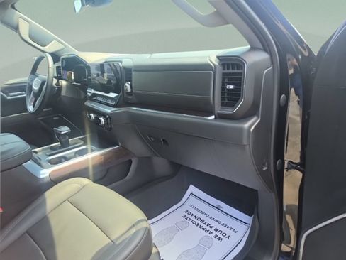 Used 2023 GMC Sierra 1500 SLT w/ SLT Premium Package AWD/4WD image 33