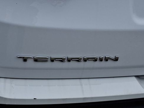 Used 2023 GMC Terrain SLE w/ Driver Convenience Package image 32