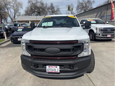 Used 2022 Ford F250 XLT w/ FX4 Off-Road Package AWD/4WD image 2