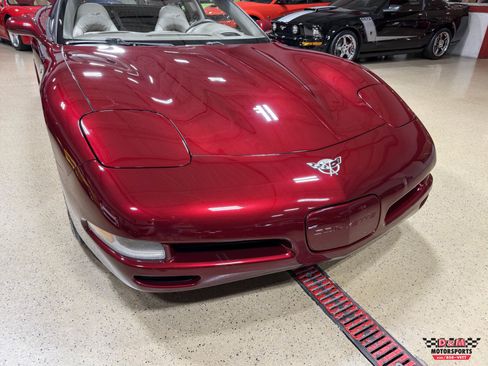 Used 2003 Chevrolet Corvette 50th Anniversary Edition w/ Preferred Equipment Group RWD image 57