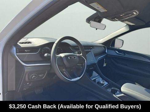 New 2025 Jeep Grand Cherokee Altitude RWD image 29