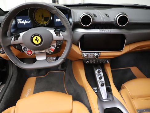 Certified 2020 Ferrari Portofino RWD image 22