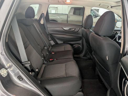 Used 2017 Nissan Rogue SV AWD/4WD image 20