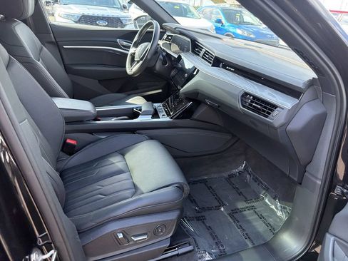 Used 2024 Audi Q8 e-tron Prestige w/ Prestige Package AWD/4WD image 15
