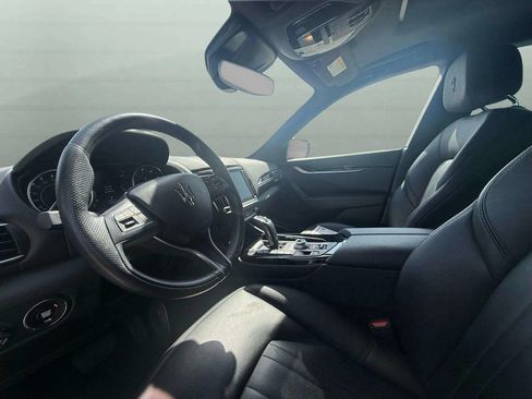 Certified 2023 Maserati Levante GT AWD/4WD image 17