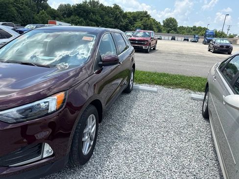 Used 2023 Ford Edge SEL w/ Convenience Package AWD/4WD image 3