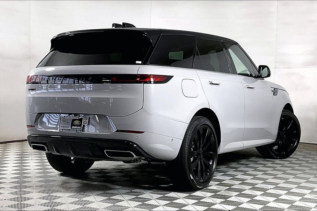 New 2026 Land Rover Range Rover Sport Dynamic SE AWD/4WD image 2