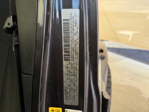 Used 2018 Jeep Wrangler Unlimited Sahara AWD/4WD image 17