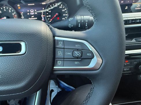 New 2026 Jeep Compass Limited image 19