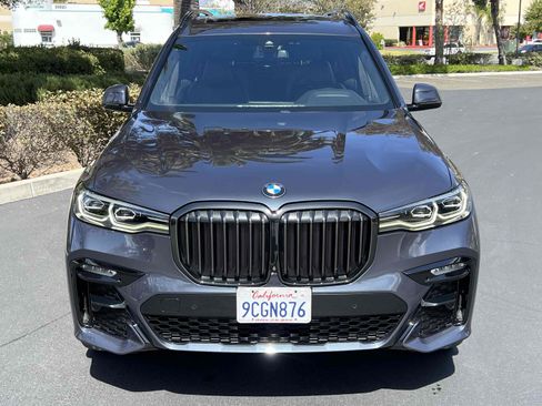 Used 2022 BMW X7 xDrive40i w/ M Sport Package AWD/4WD image 15