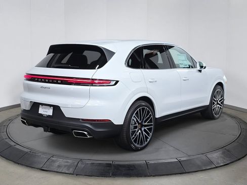 Certified 2026 Porsche Cayenne AWD/4WD image 7
