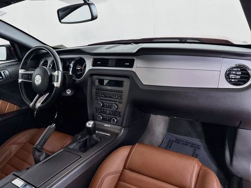 Used 2013 Ford Mustang Premium RWD image 34