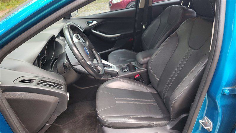 Used 2014 Ford Focus SE w/ Equipment Group 201A FWD image 9