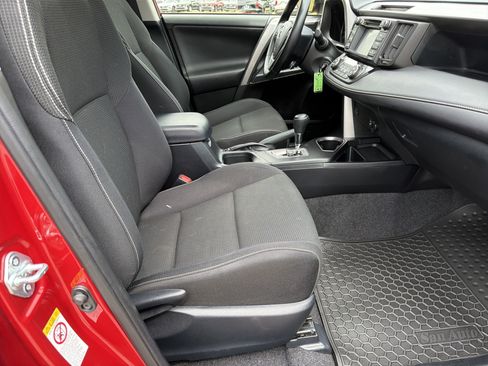 Used 2017 Toyota RAV4 XLE FWD image 13