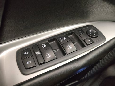 Used 2020 Dodge Journey SE w/ SE Popular Equipment Group FWD image 27