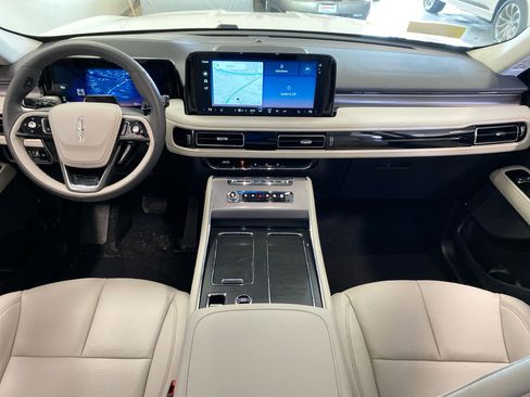 New 2026 Lincoln Aviator AWD image 11