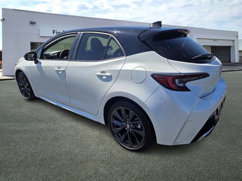 Used 2024 Toyota Corolla XSE FWD image 4