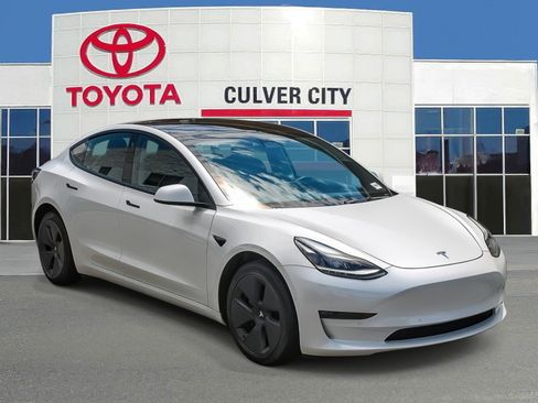 Used 2022 Tesla Model 3 Long Range AWD/4WD image 1