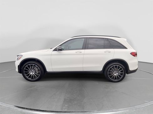 Used 2022 Mercedes-Benz GLC 300 image 2